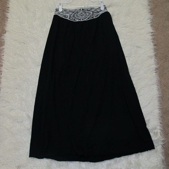 American Eagle Women's vacation maxi Skirt Size Small black EUC - Picture 3 of 4